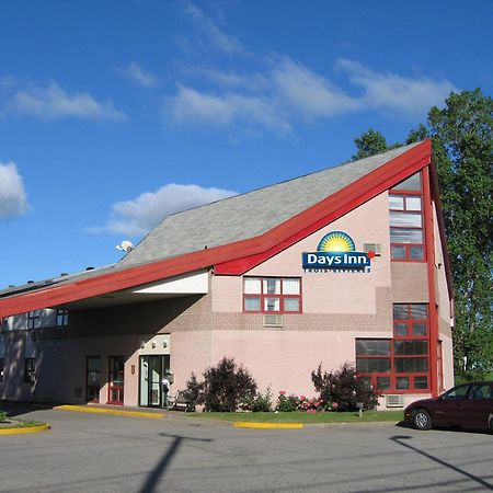 Days Inn By Wyndham Trois-Rivières Exterior foto